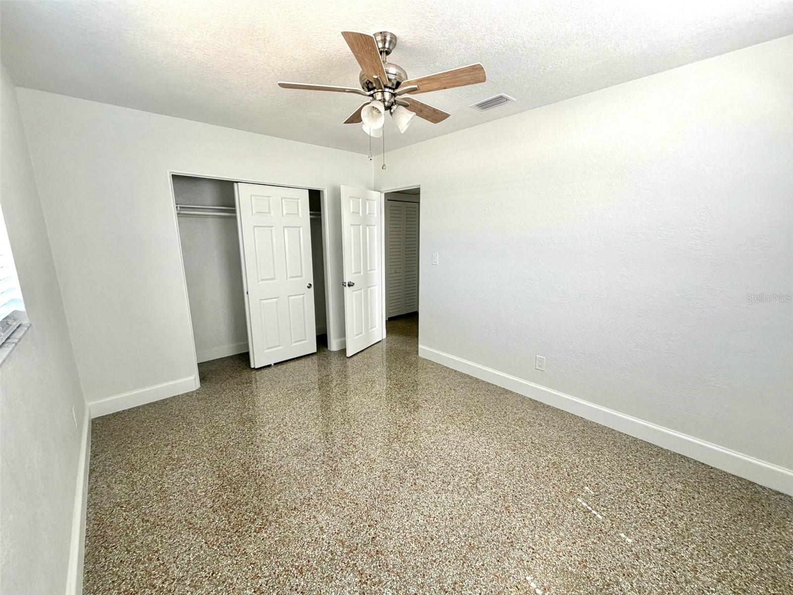 PARADISE PARK MANOR - Residential