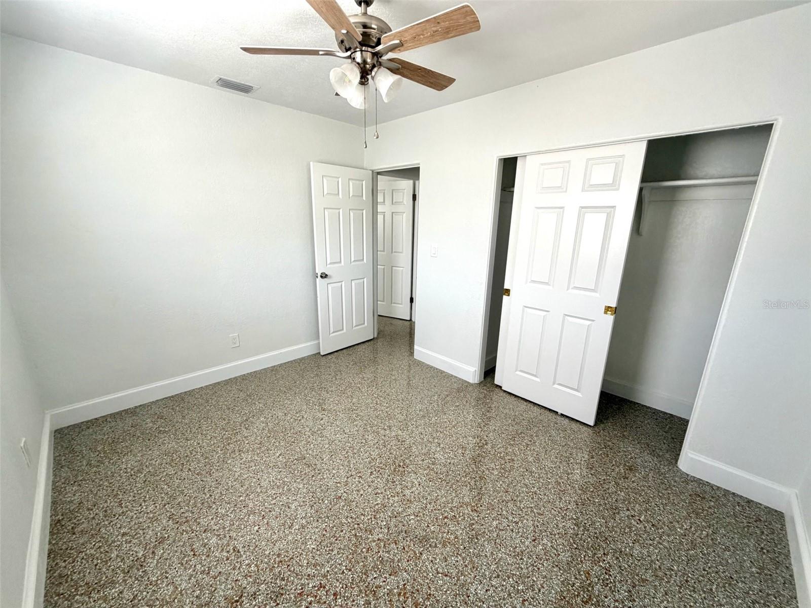 PARADISE PARK MANOR - Residential