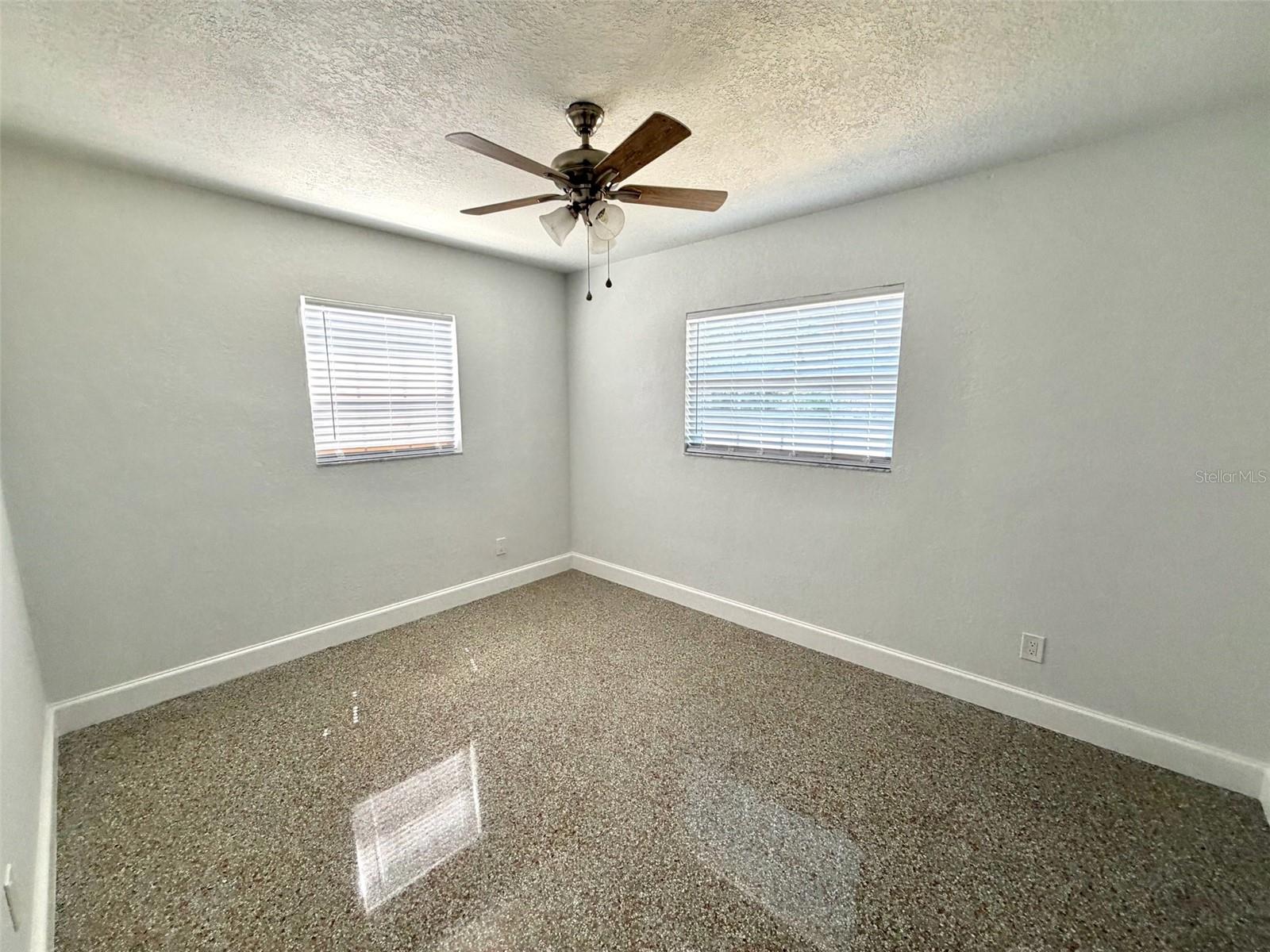 PARADISE PARK MANOR - Residential