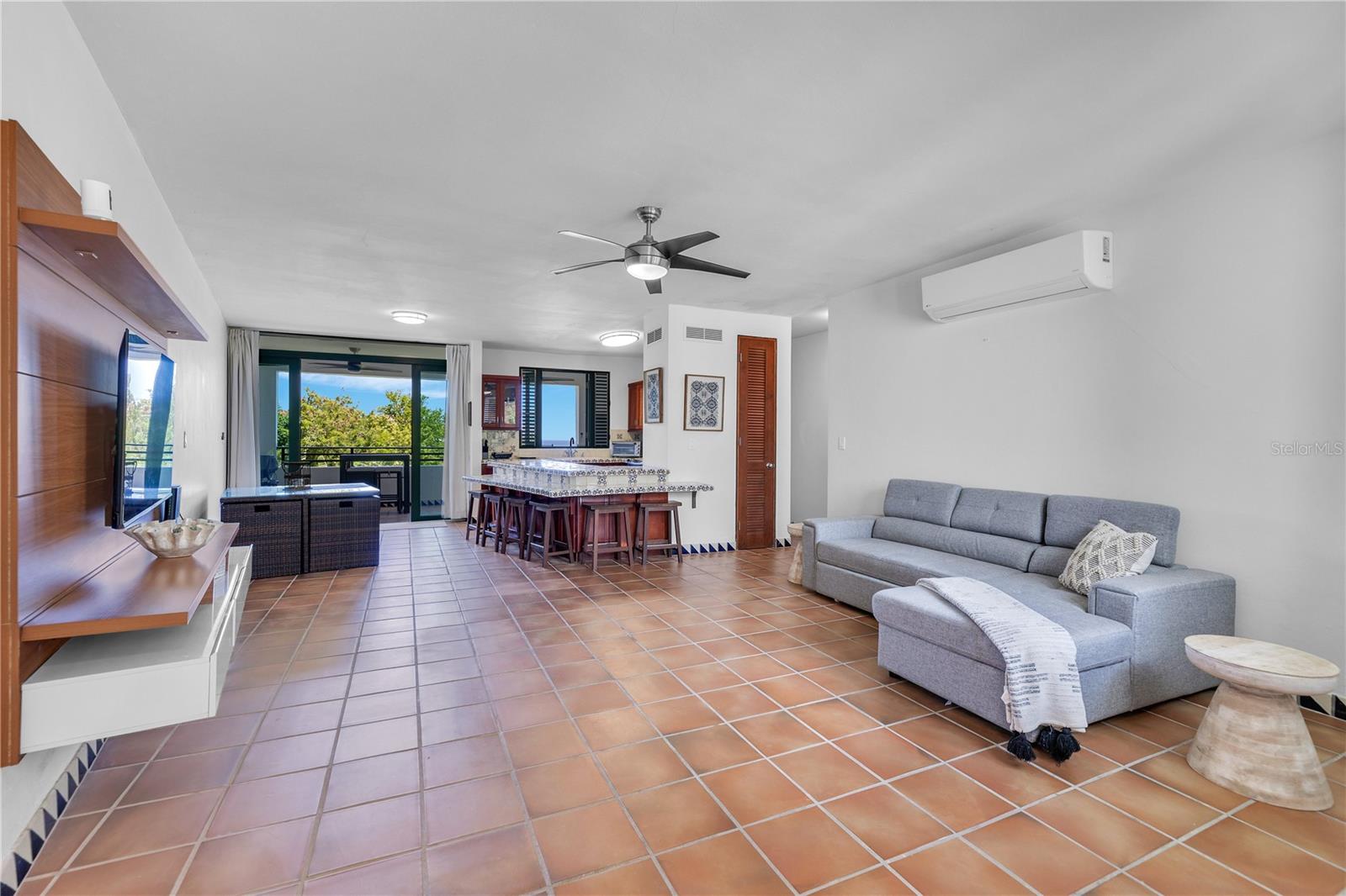 VISTAS DEL CACIQUE - Residential Lease