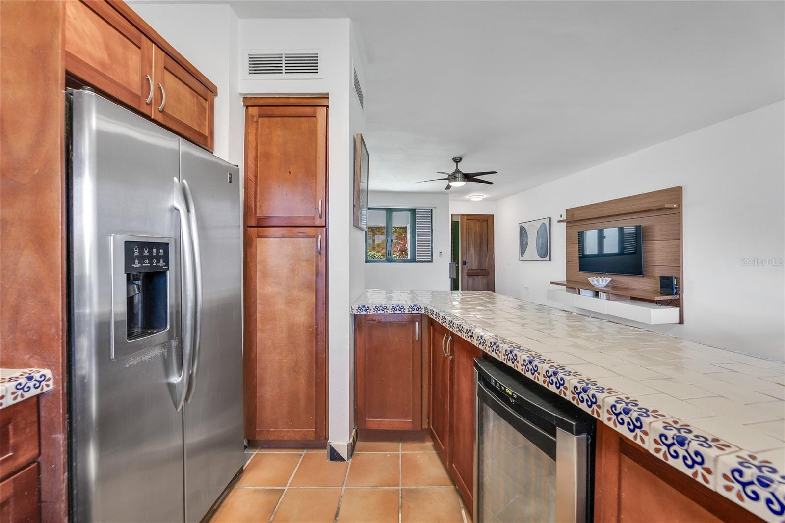 VISTAS DEL CACIQUE - Residential Lease