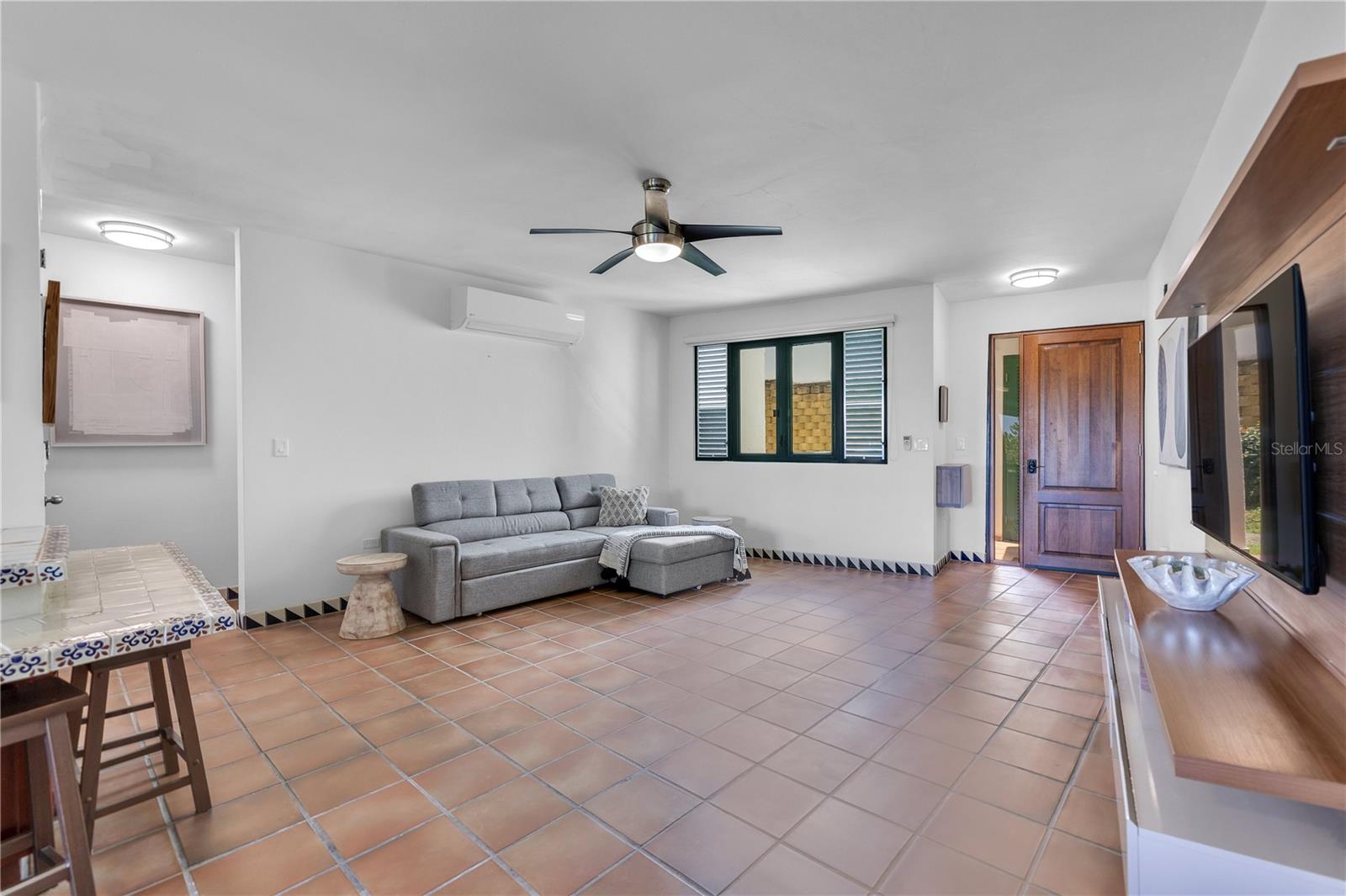 VISTAS DEL CACIQUE - Residential Lease