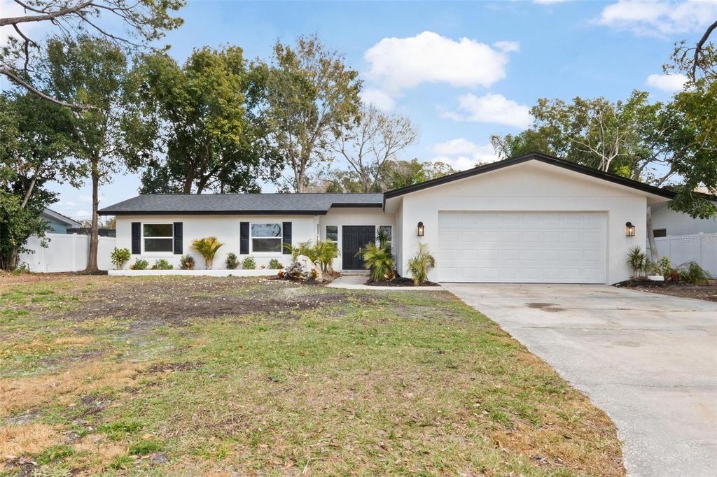 Photo of 1331 Viewtop Drive, Clearwater, FL 33764 (MLS # TB8471455)