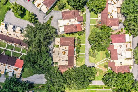 A home in LAKELAND