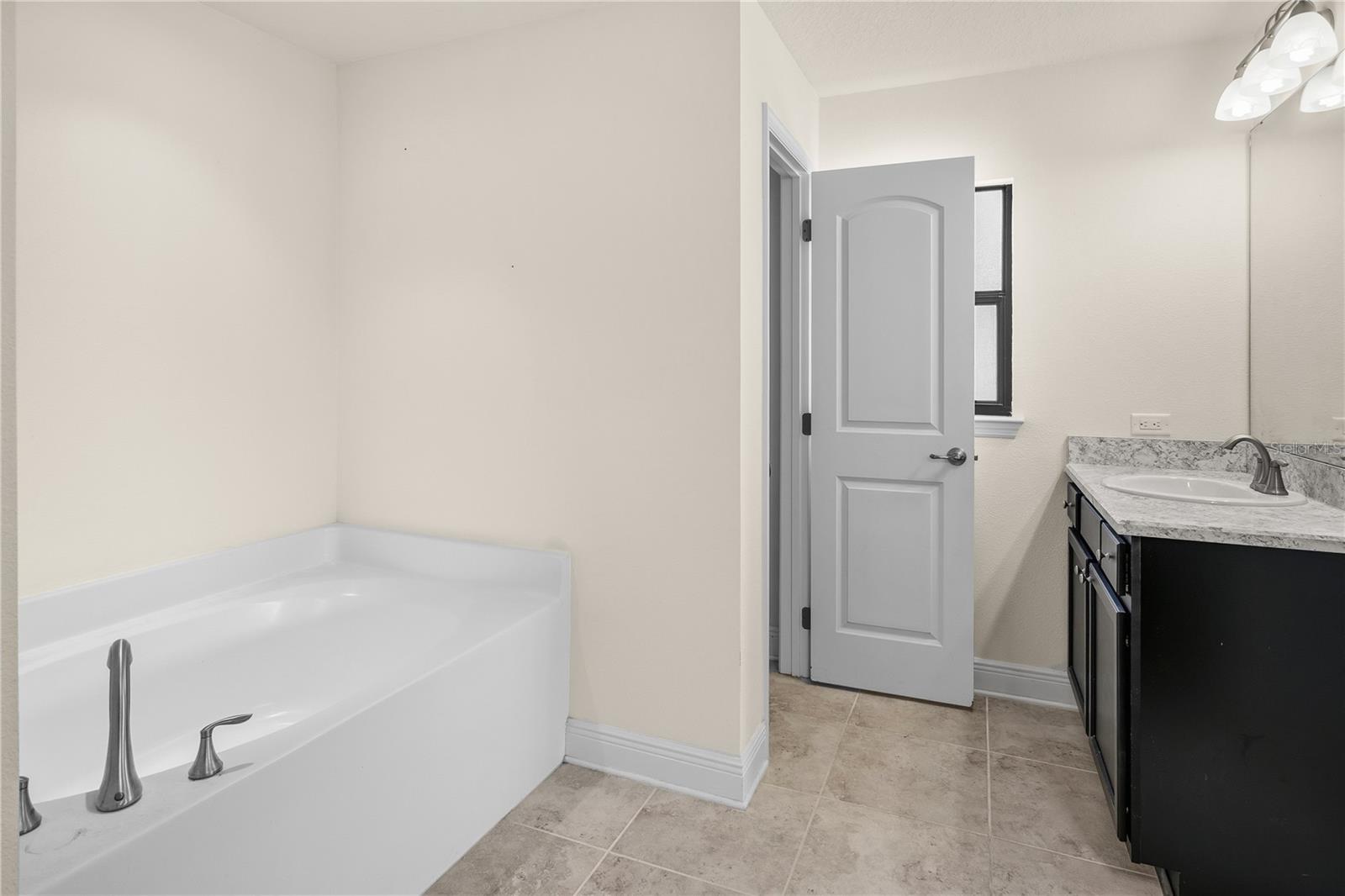 WOODS OF MOCCASIN WALLOW PH I - Residential Lease