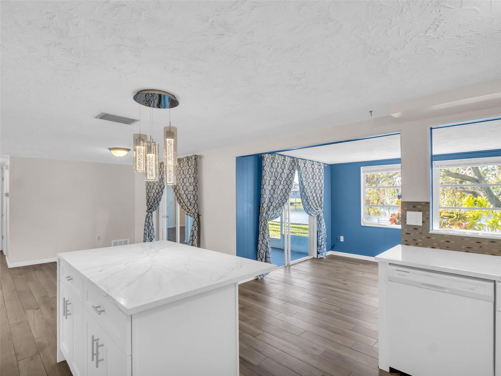 ALOHA GARDENS - Residential