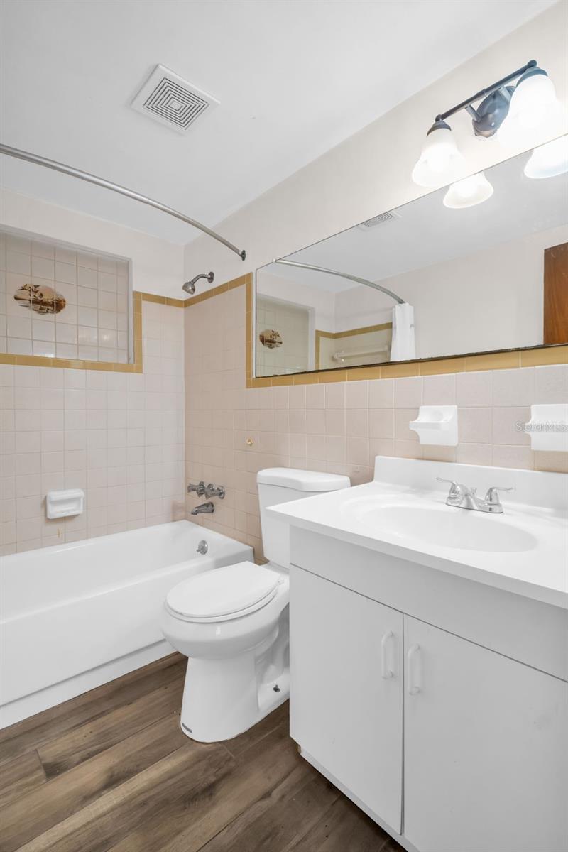 ALOHA GARDENS - Residential