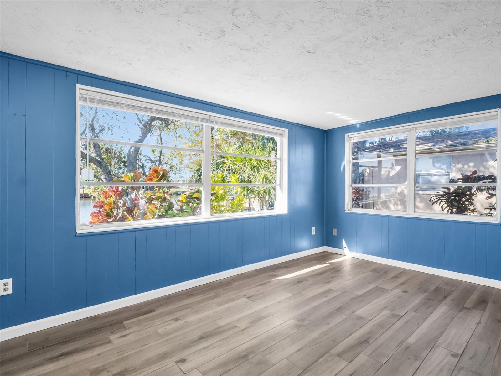 ALOHA GARDENS - Residential