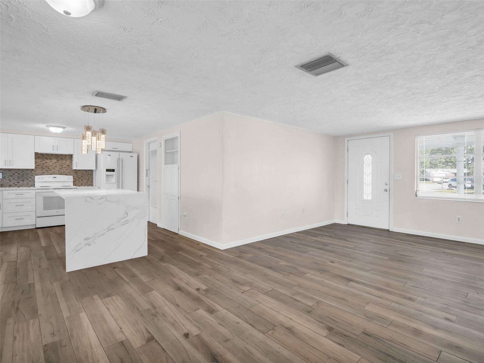 ALOHA GARDENS - Residential