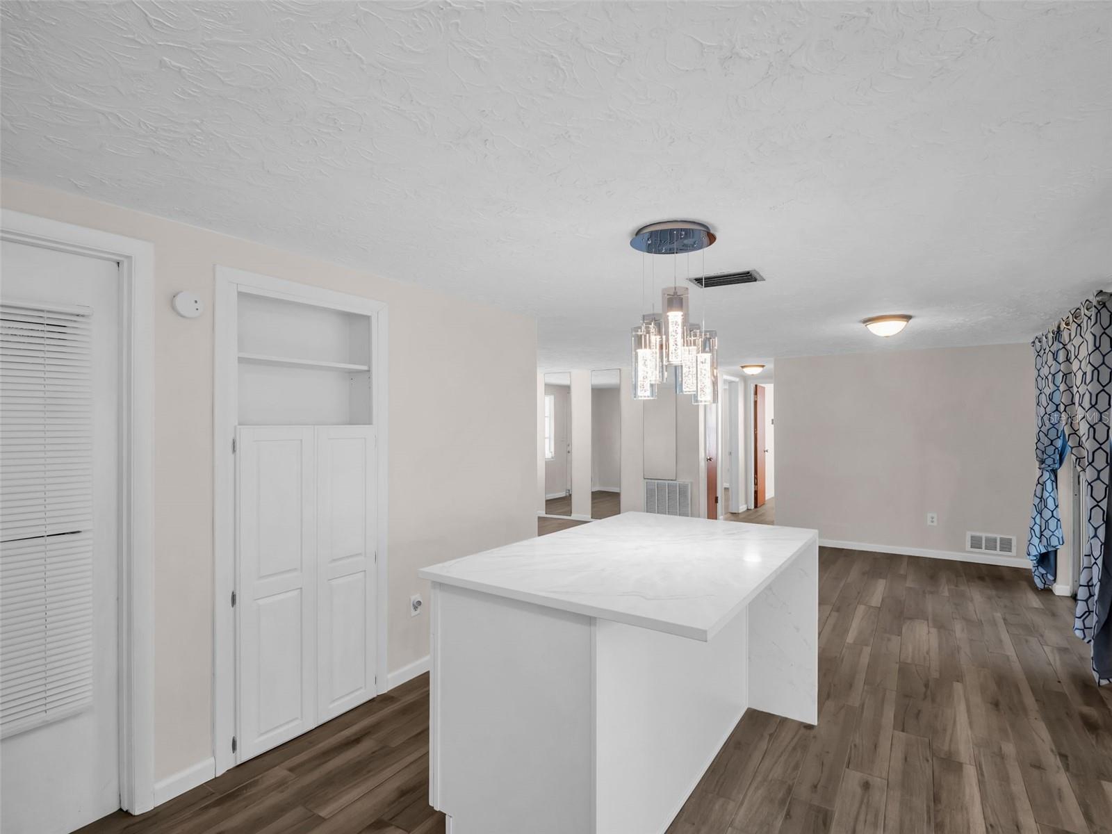 ALOHA GARDENS - Residential