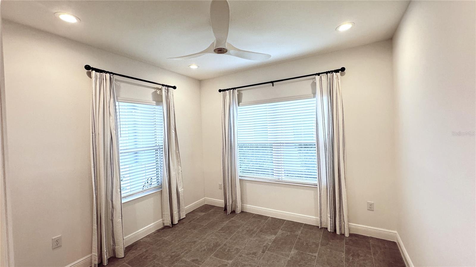 LOT 282, CANOE CREEK PH II SUBPH IIA & IIB PI #497 - Residential Lease