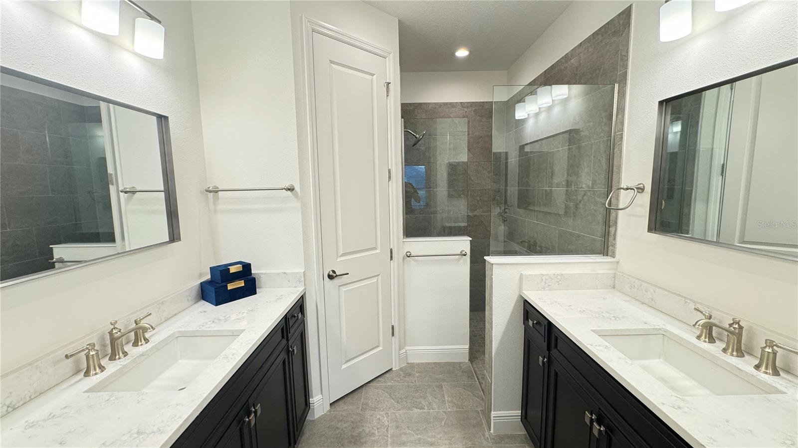 LOT 282, CANOE CREEK PH II SUBPH IIA & IIB PI #497 - Residential Lease
