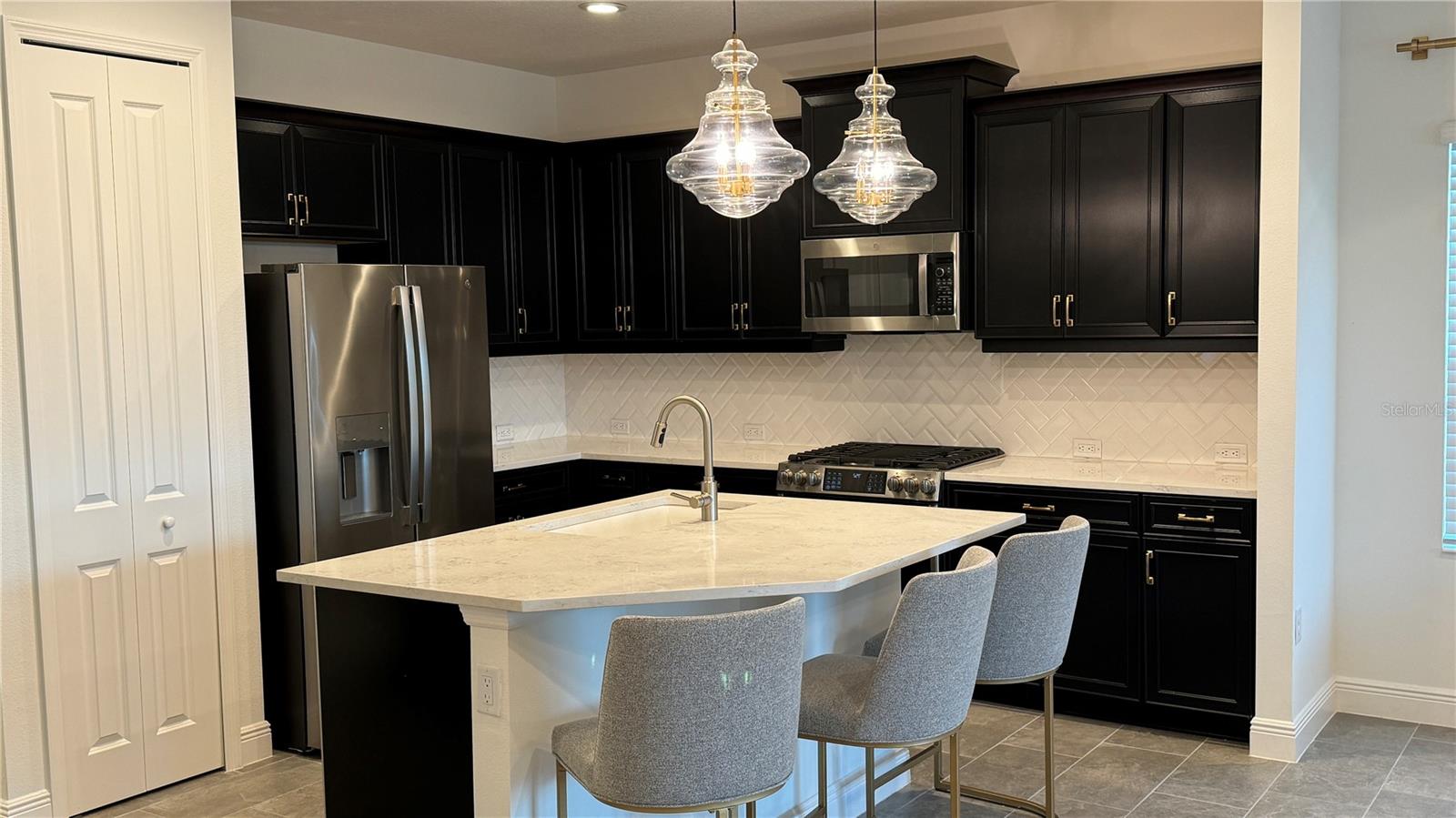 LOT 282, CANOE CREEK PH II SUBPH IIA & IIB PI #497 - Residential Lease