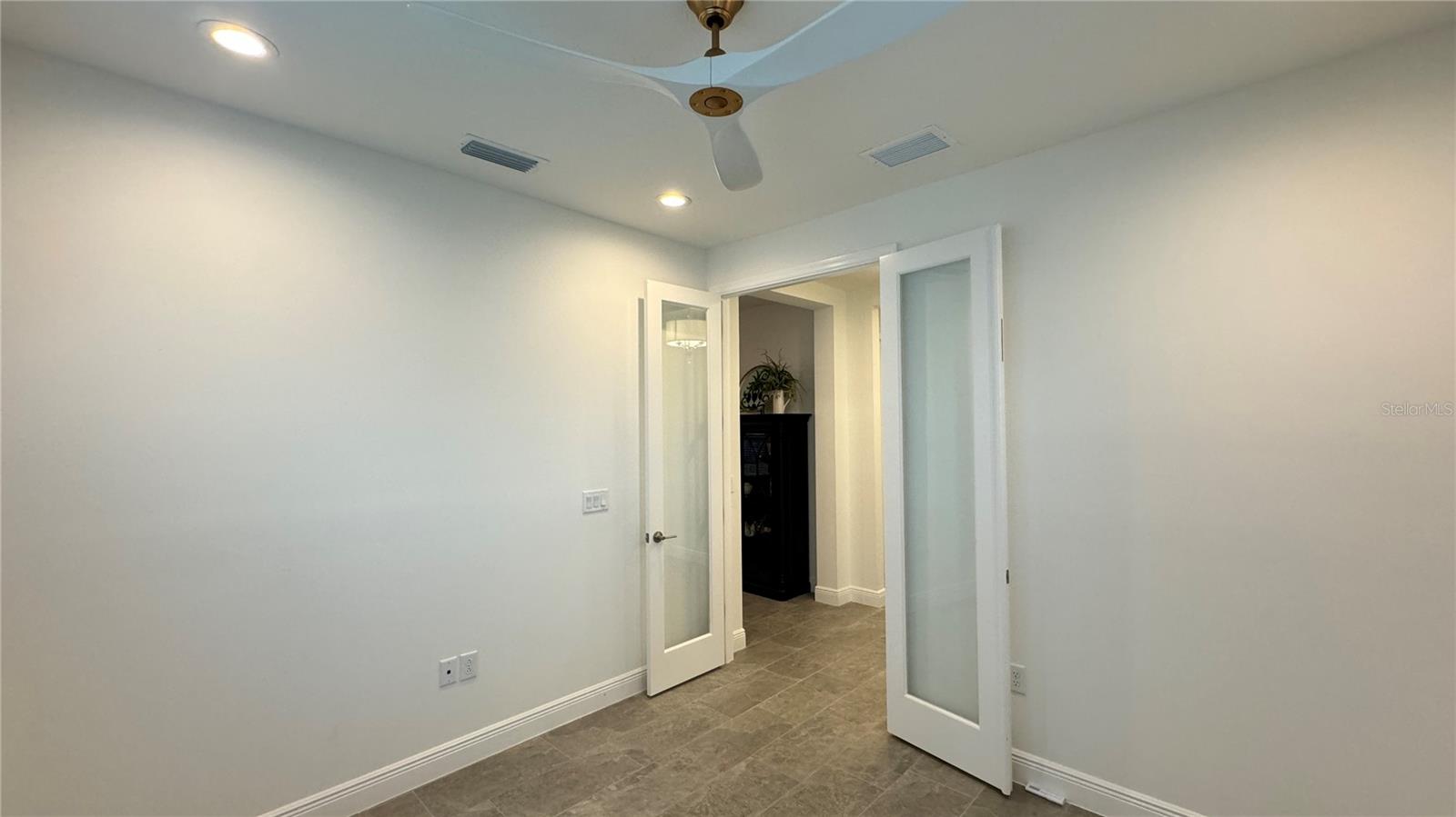 LOT 282, CANOE CREEK PH II SUBPH IIA & IIB PI #497 - Residential Lease
