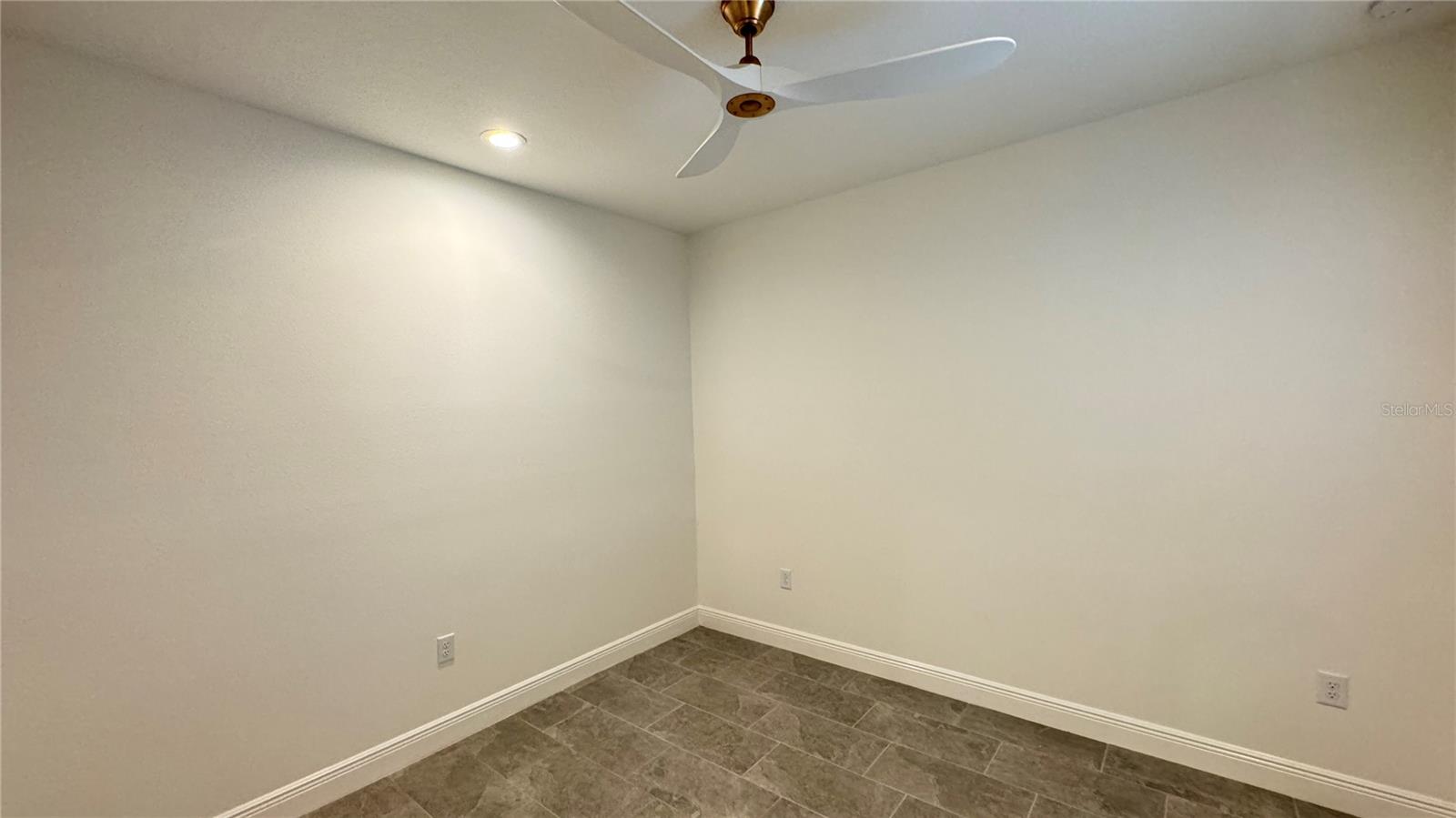 LOT 282, CANOE CREEK PH II SUBPH IIA & IIB PI #497 - Residential Lease