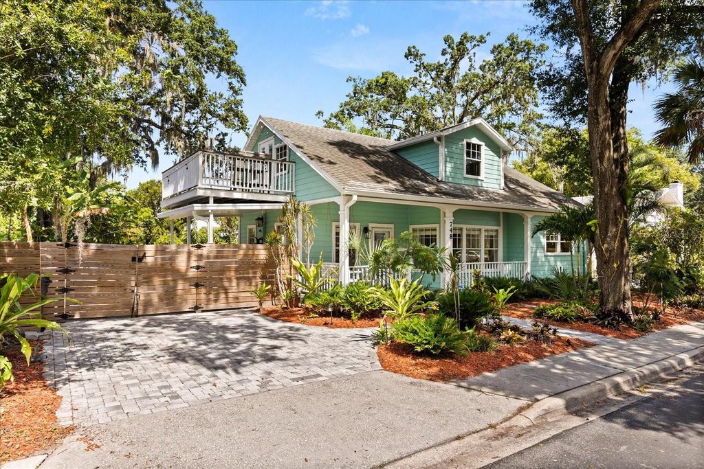 Photo of 748 Altaloma Avenue, Orlando, FL 32803 (MLS # O6373332)