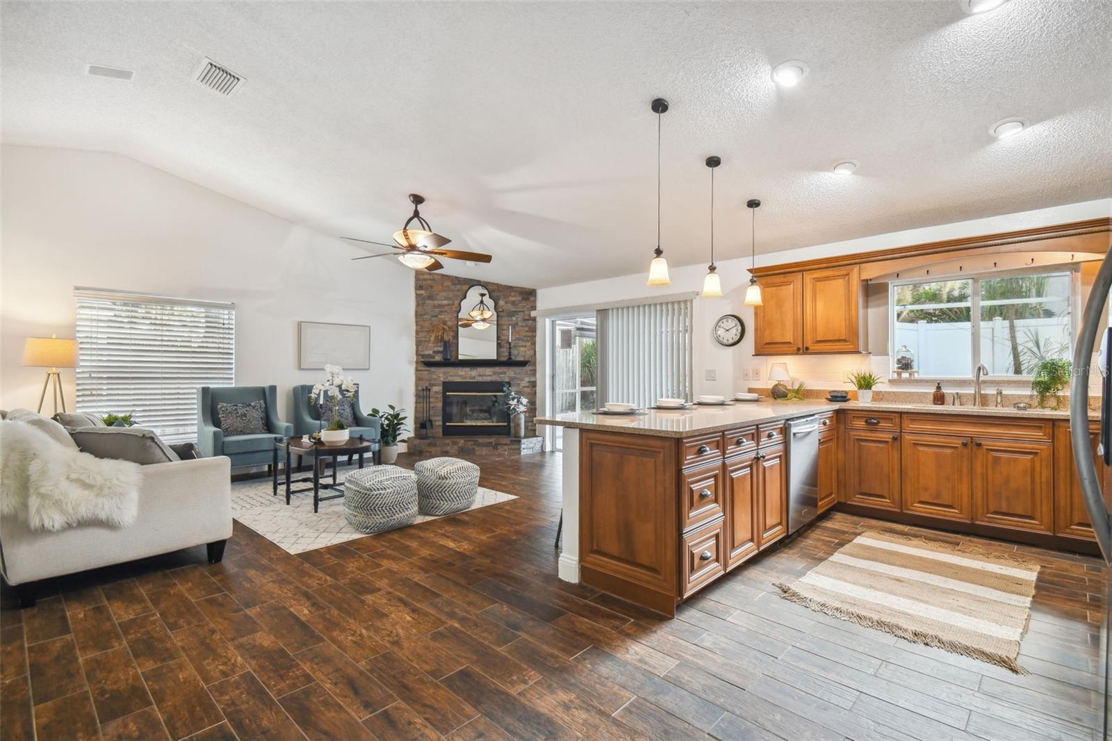 TWIN LAKE PH 02B - Residential