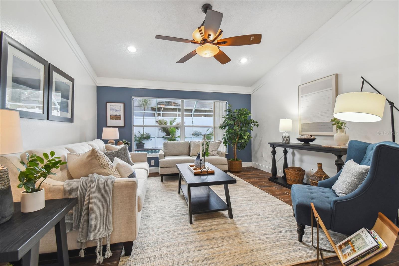 TWIN LAKE PH 02B - Residential