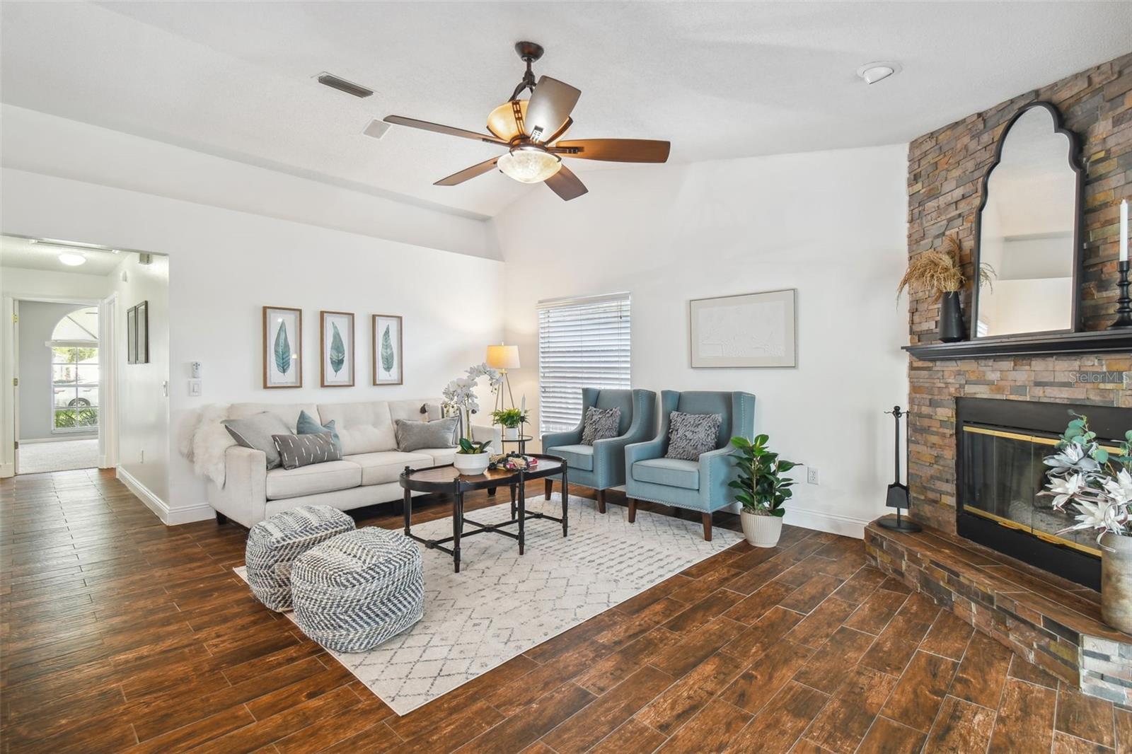 TWIN LAKE PH 02B - Residential