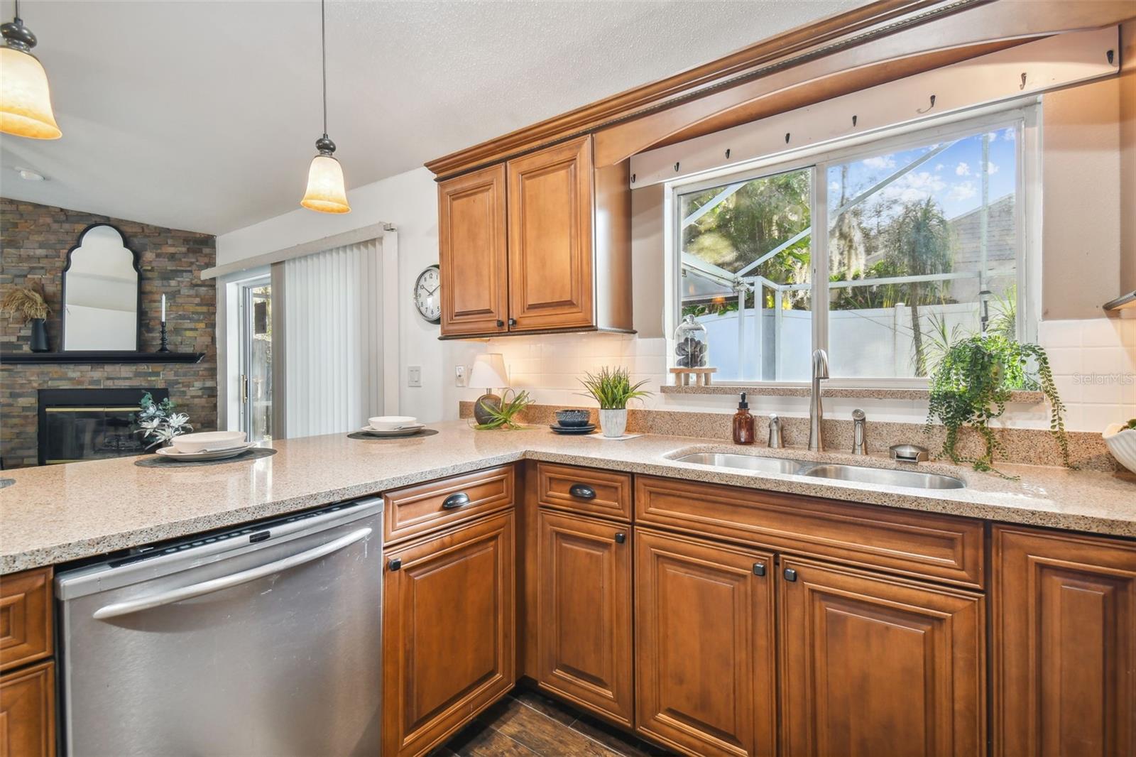 TWIN LAKE PH 02B - Residential