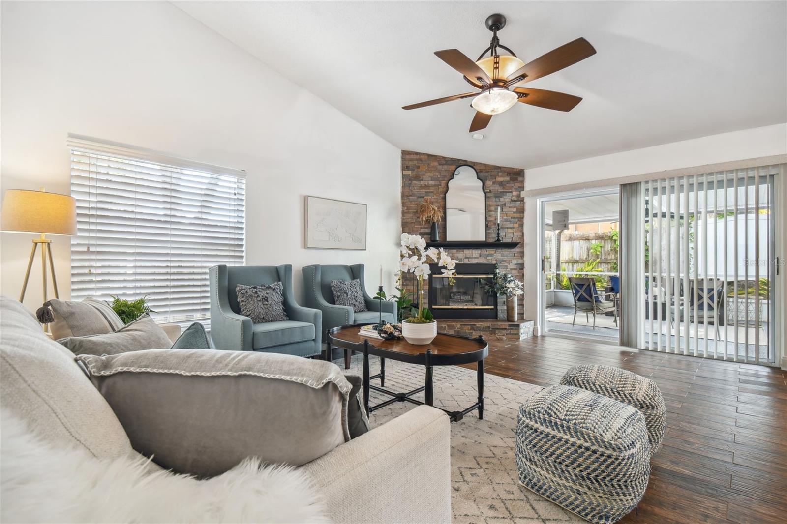 TWIN LAKE PH 02B - Residential