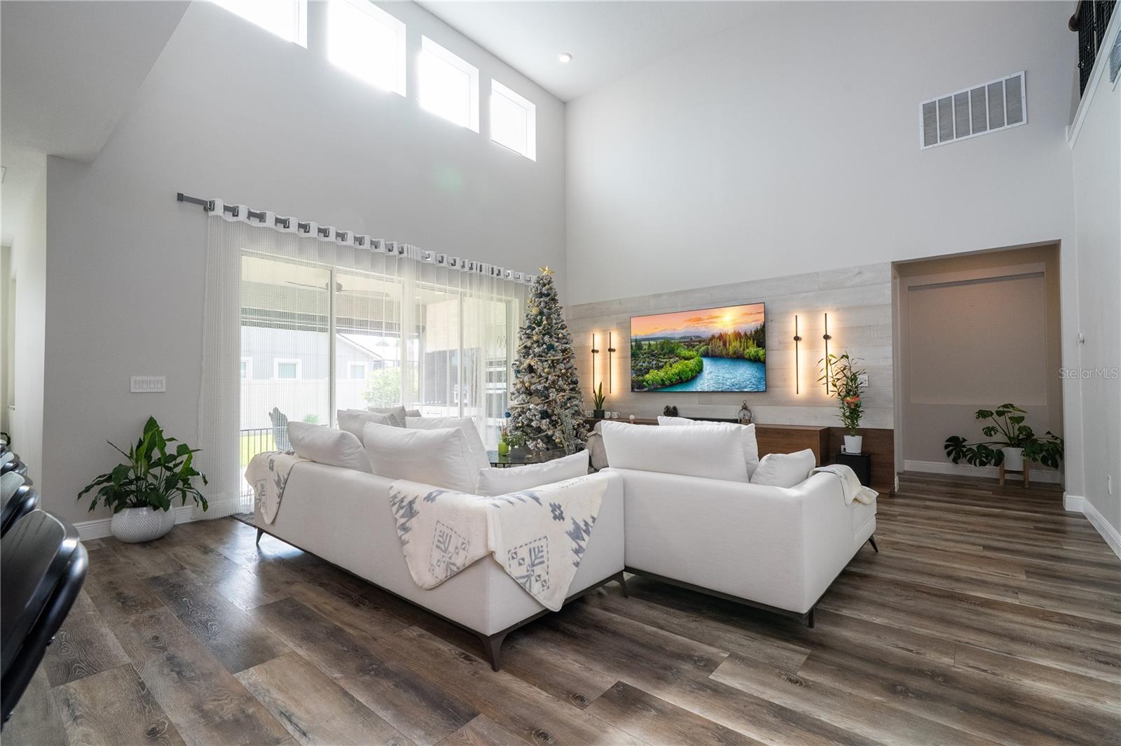 HAWKSMOOR PH 4 - Residential