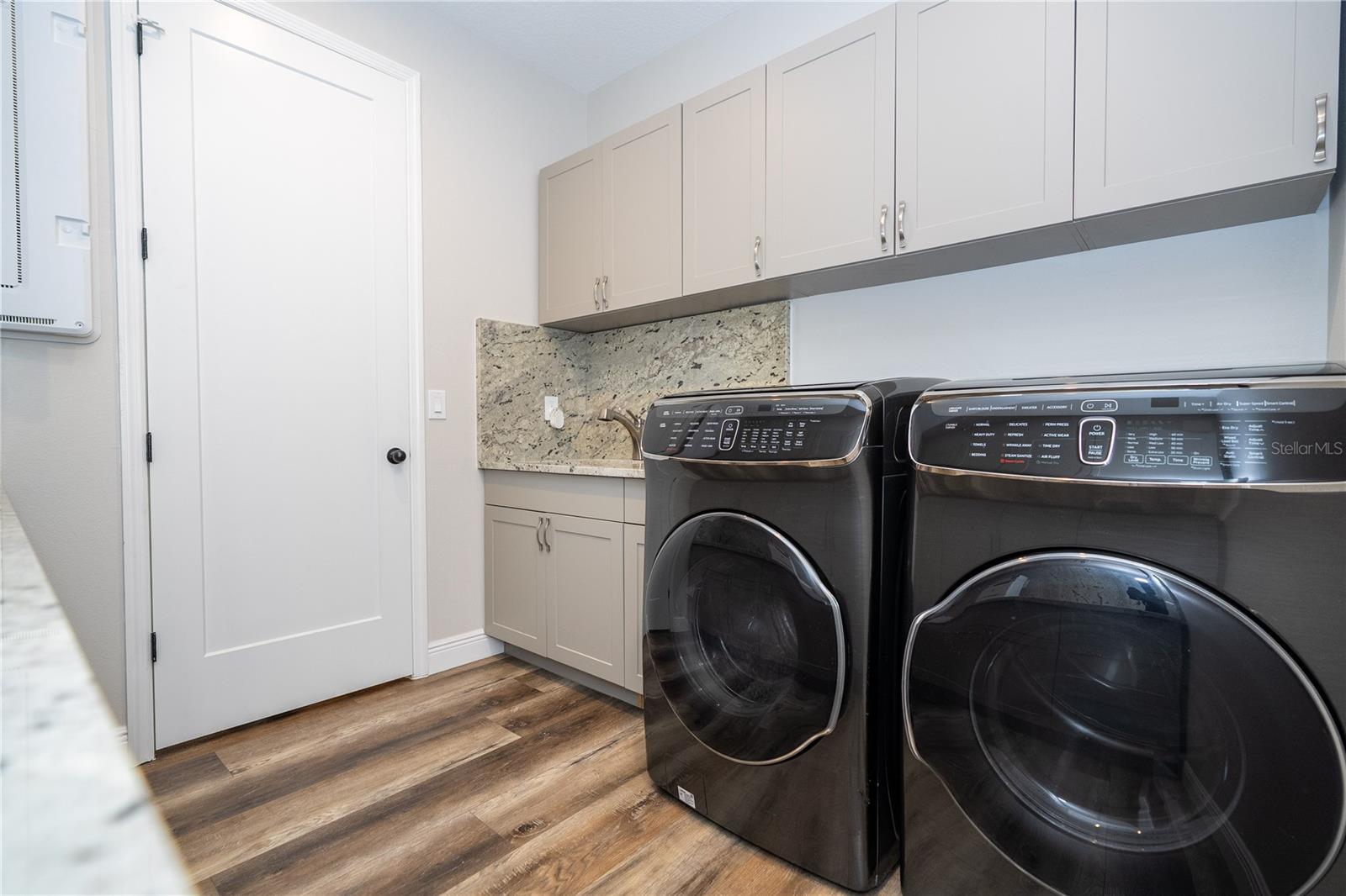 HAWKSMOOR PH 4 - Residential