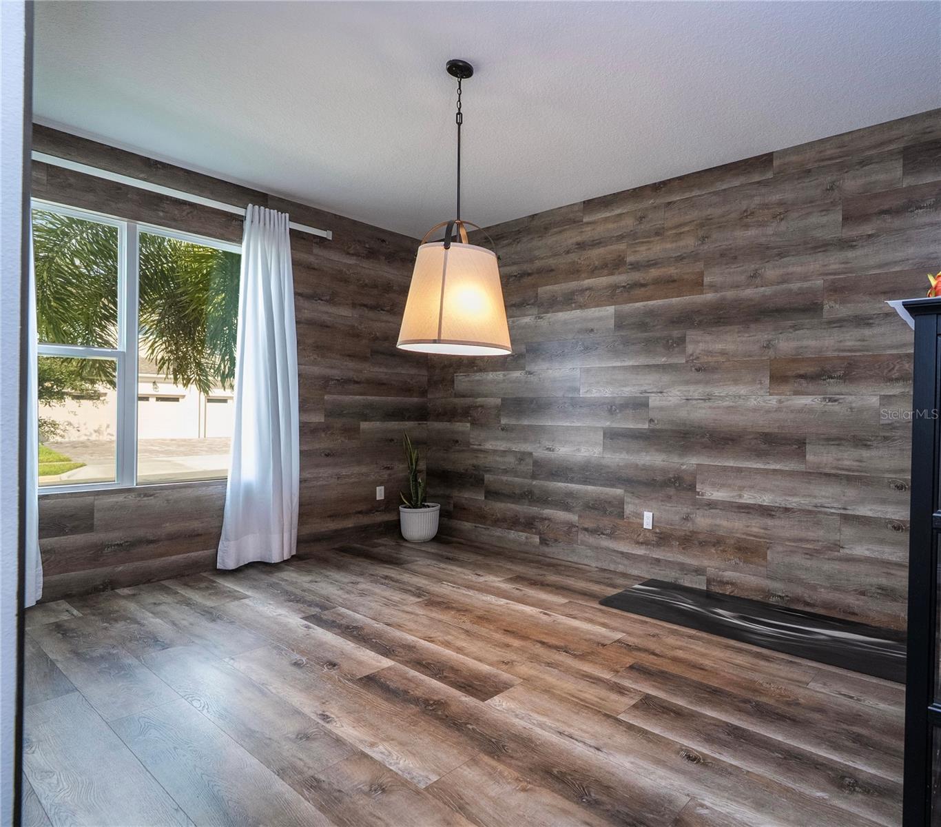 HAWKSMOOR PH 4 - Residential