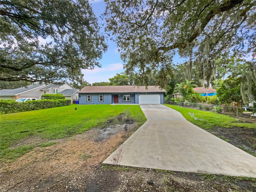 Photo of 413 Eastern Avenue, Saint Cloud, FL 34769 (MLS # O6352093)