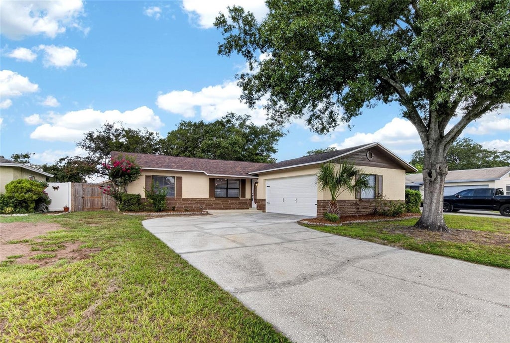 Photo of 1006 Saxon Court, Brandon, FL 33510 (MLS # TB8540517)