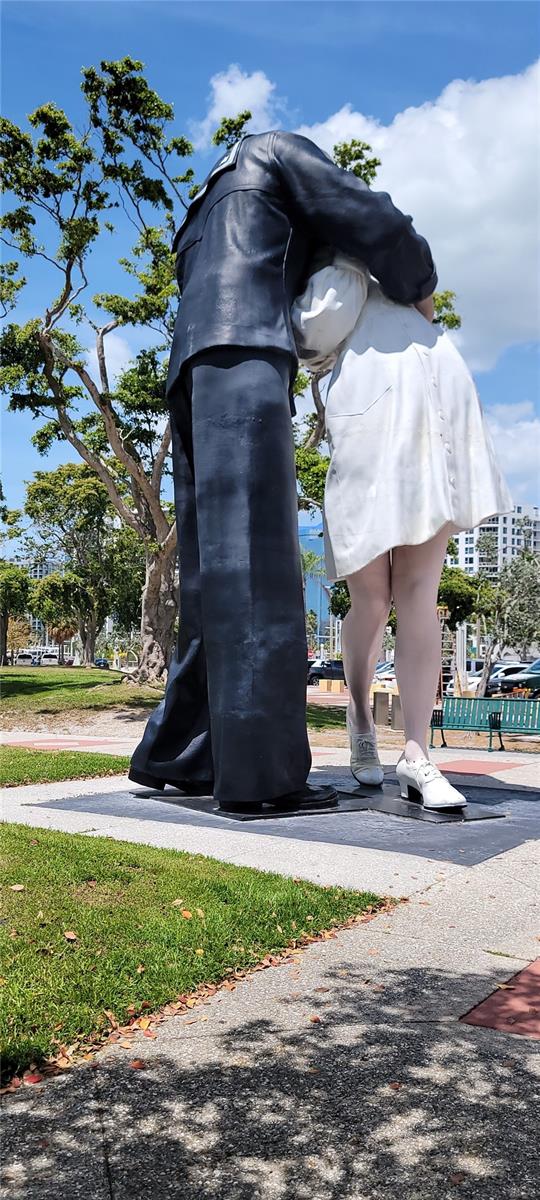 REGENCY HOUSE - Residential