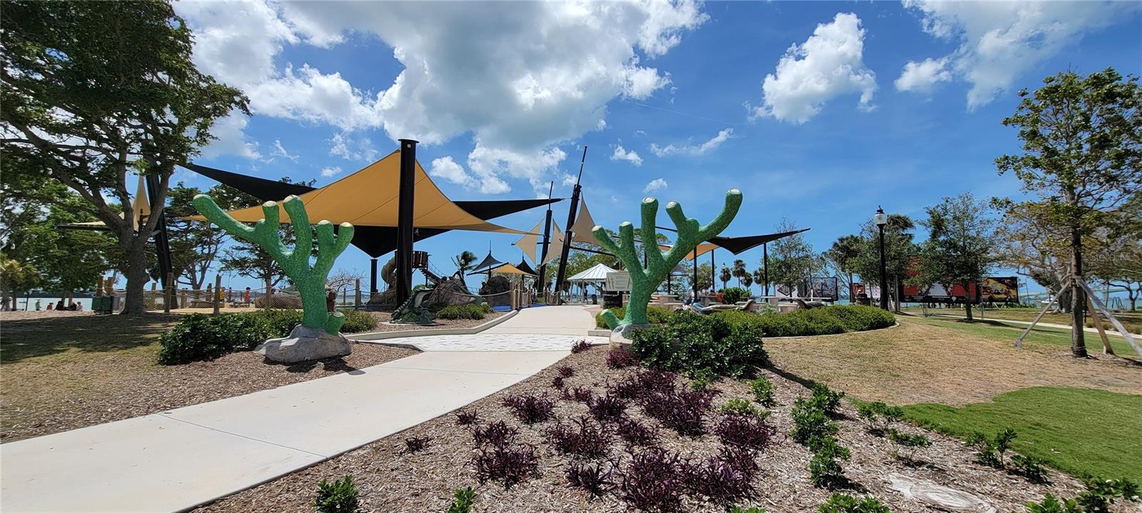 REGENCY HOUSE - Residential