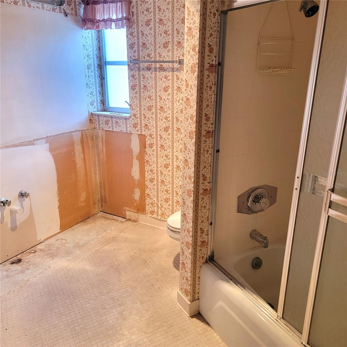 REGENCY HOUSE - Residential