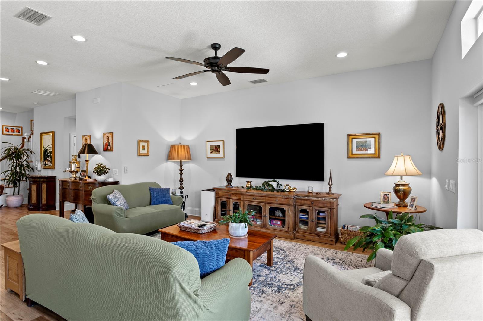 MAC DILL HEIGHTS - Residential