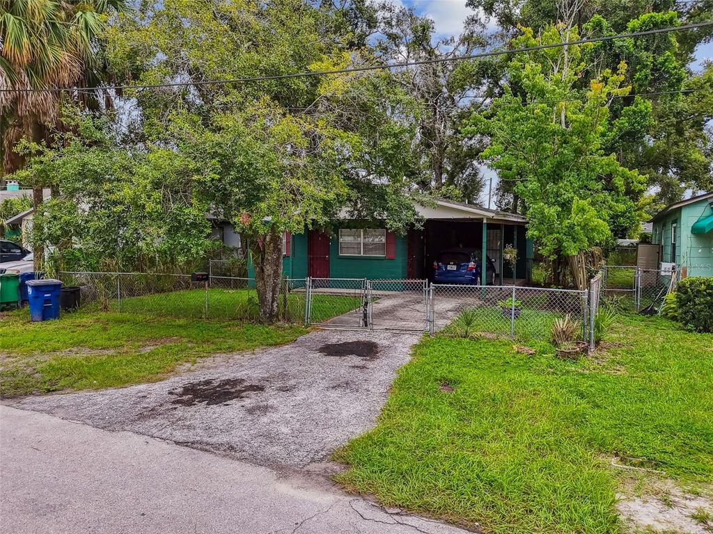 Photo of 2711 E 25th Avenue, Tampa, FL 33605 (MLS # TB8426758)