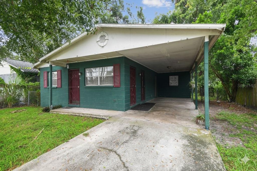 Photo of 2711 E 25th Avenue, Tampa, FL 33605 (MLS # TB8426758)