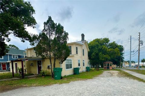 A home in EUSTIS