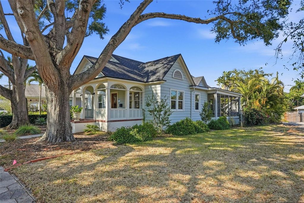 Photo of 141 15th Avenue N, St Petersburg, FL 33704 (MLS # TB8472771)