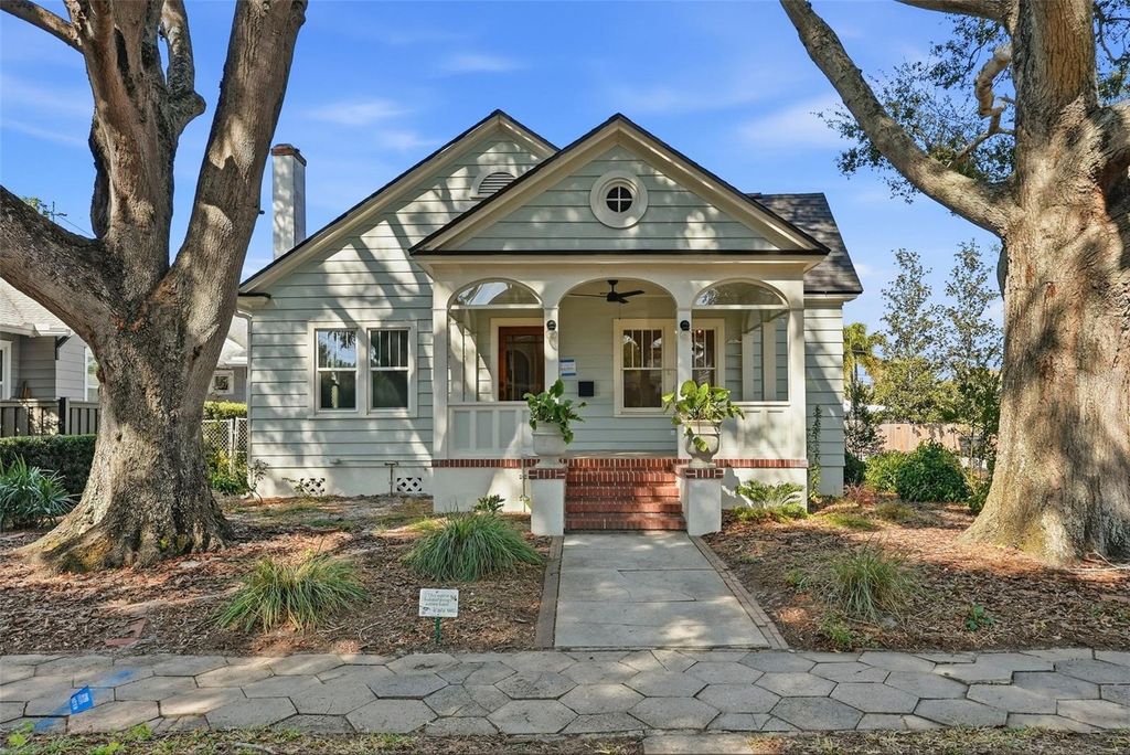 Photo of 141 15th Avenue N, St Petersburg, FL 33704 (MLS # TB8472771)