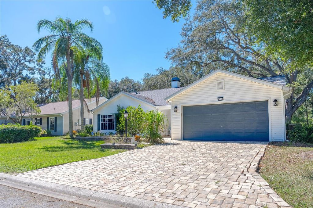 Photo of 4242 Leafway Circle, Leesburg, FL 34748 (MLS # O6354460)