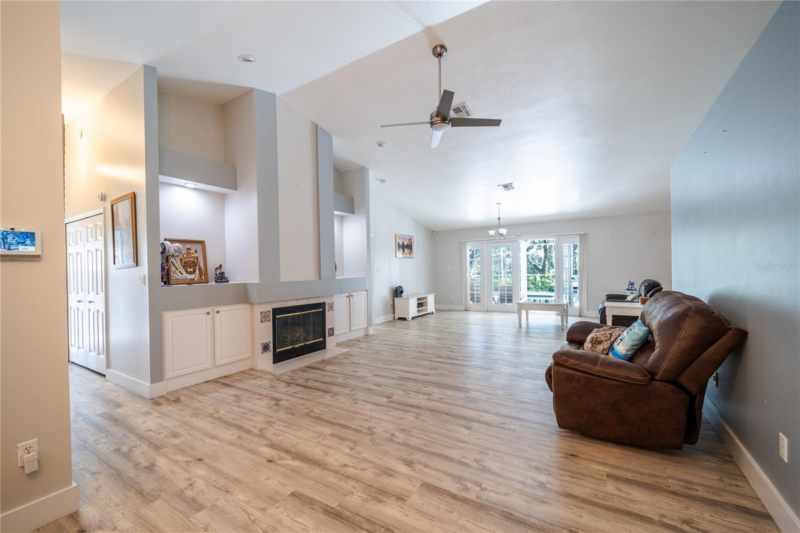 4242 LEAFWAY CIRCLE