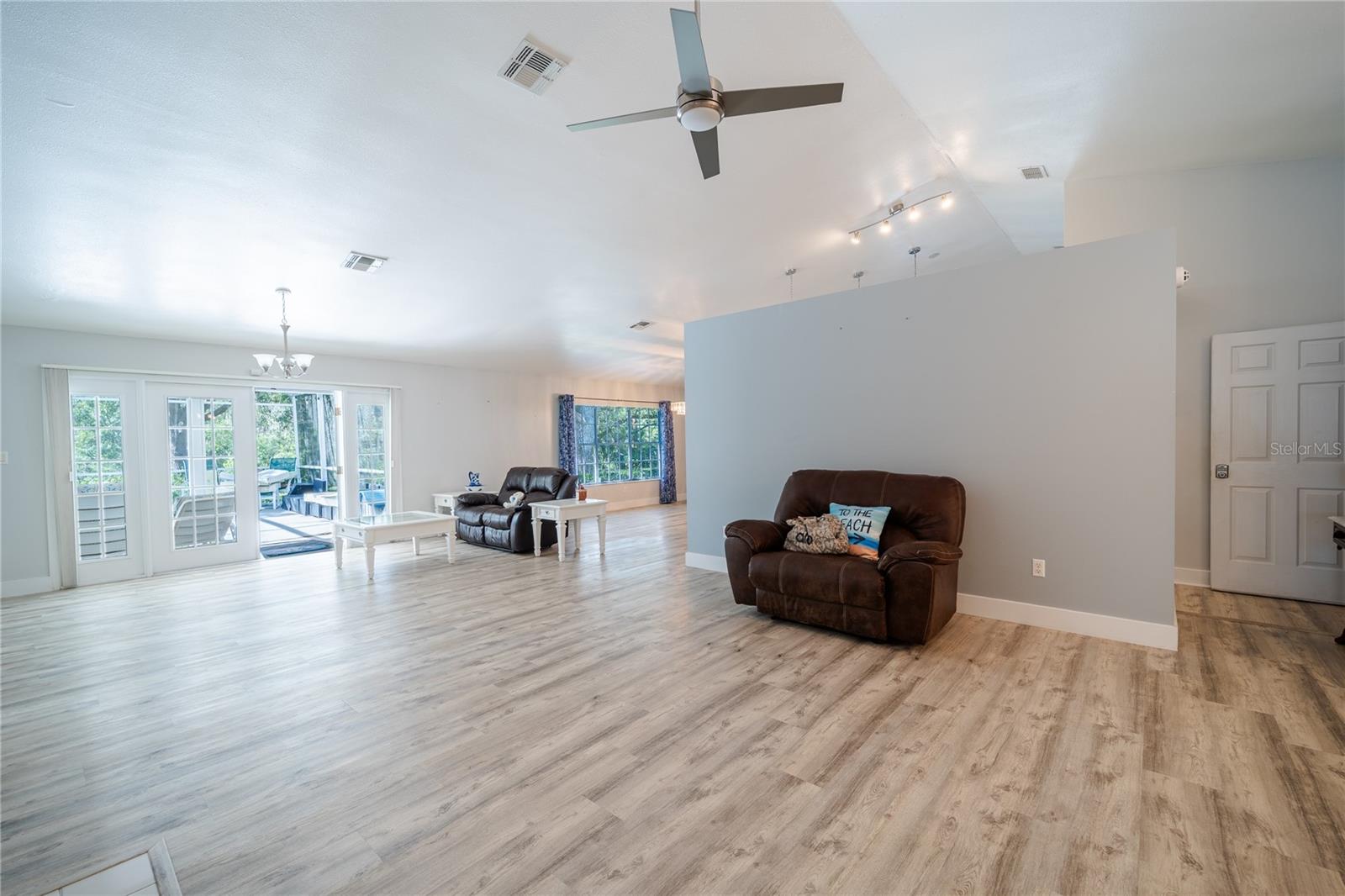 4242 LEAFWAY CIRCLE