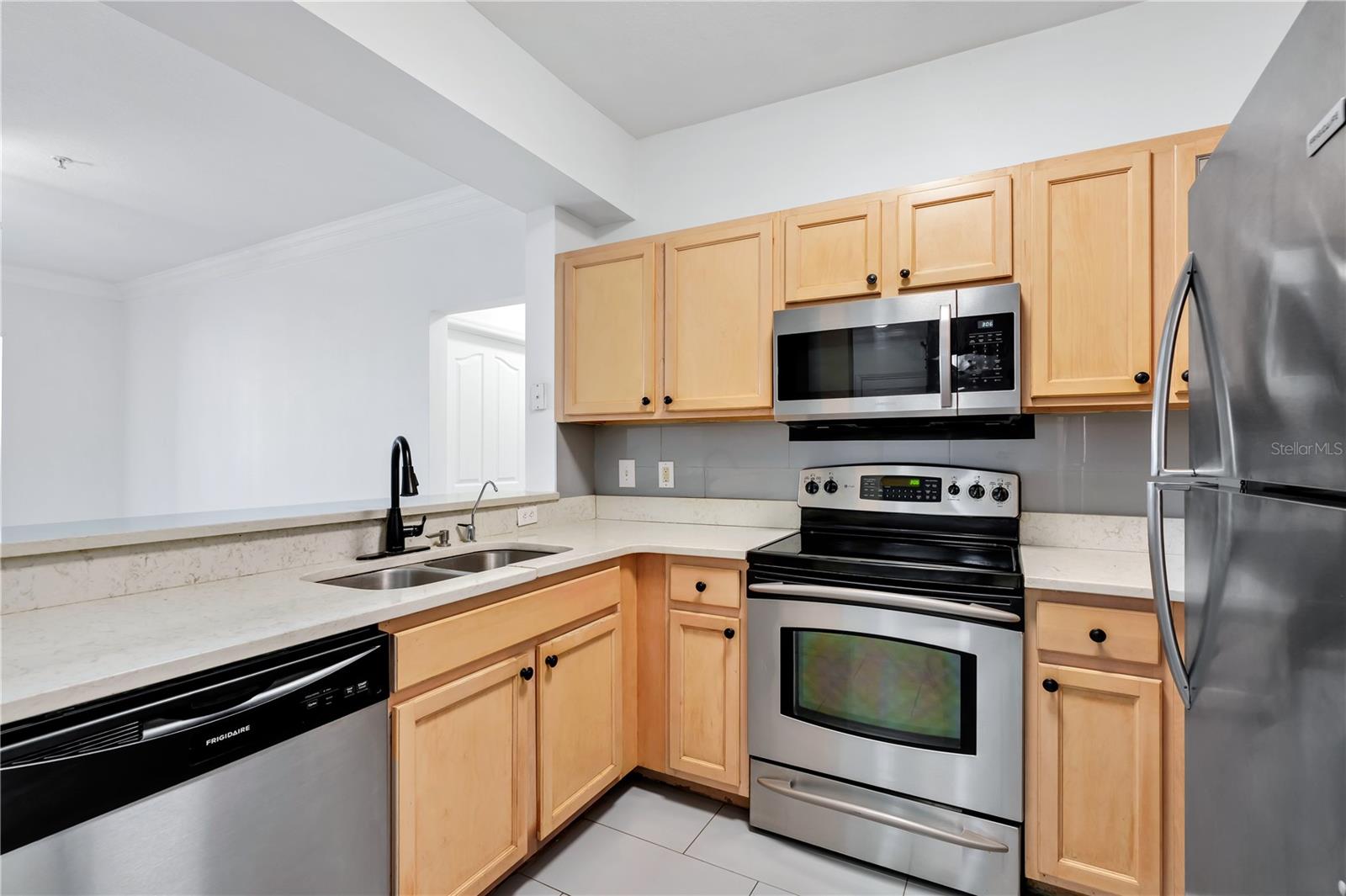 DISCOVERY PALMS - Residential