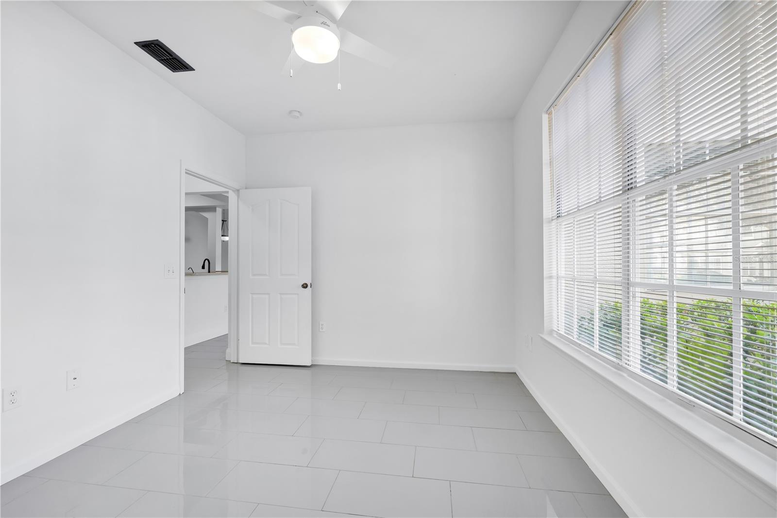 DISCOVERY PALMS - Residential