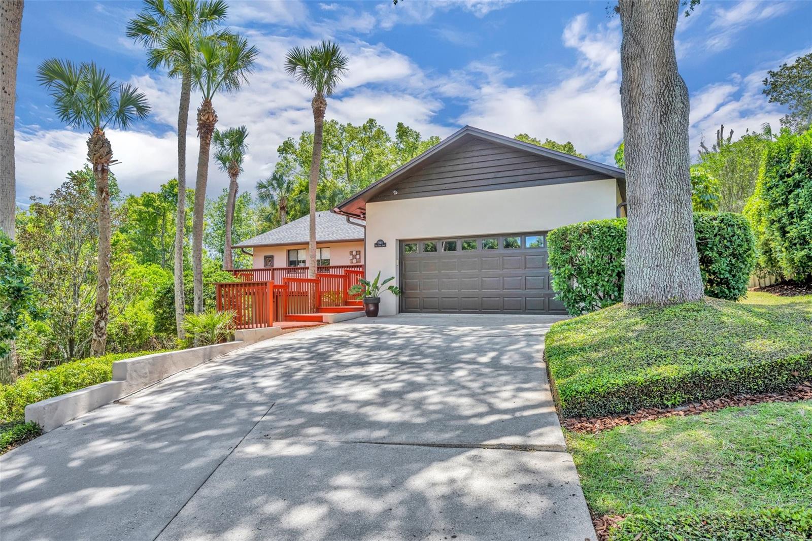 1940 OLD CREEK LANE