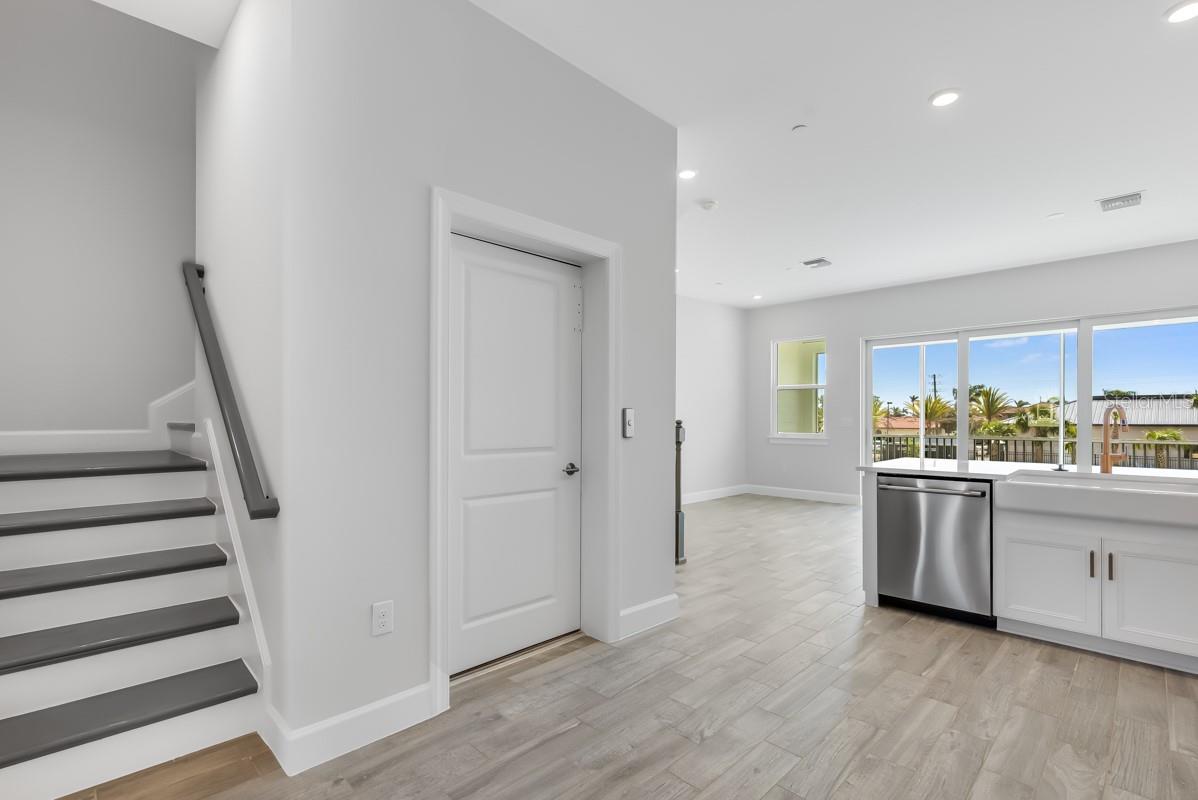 1620 SEA HAVEN DRIVE 404
