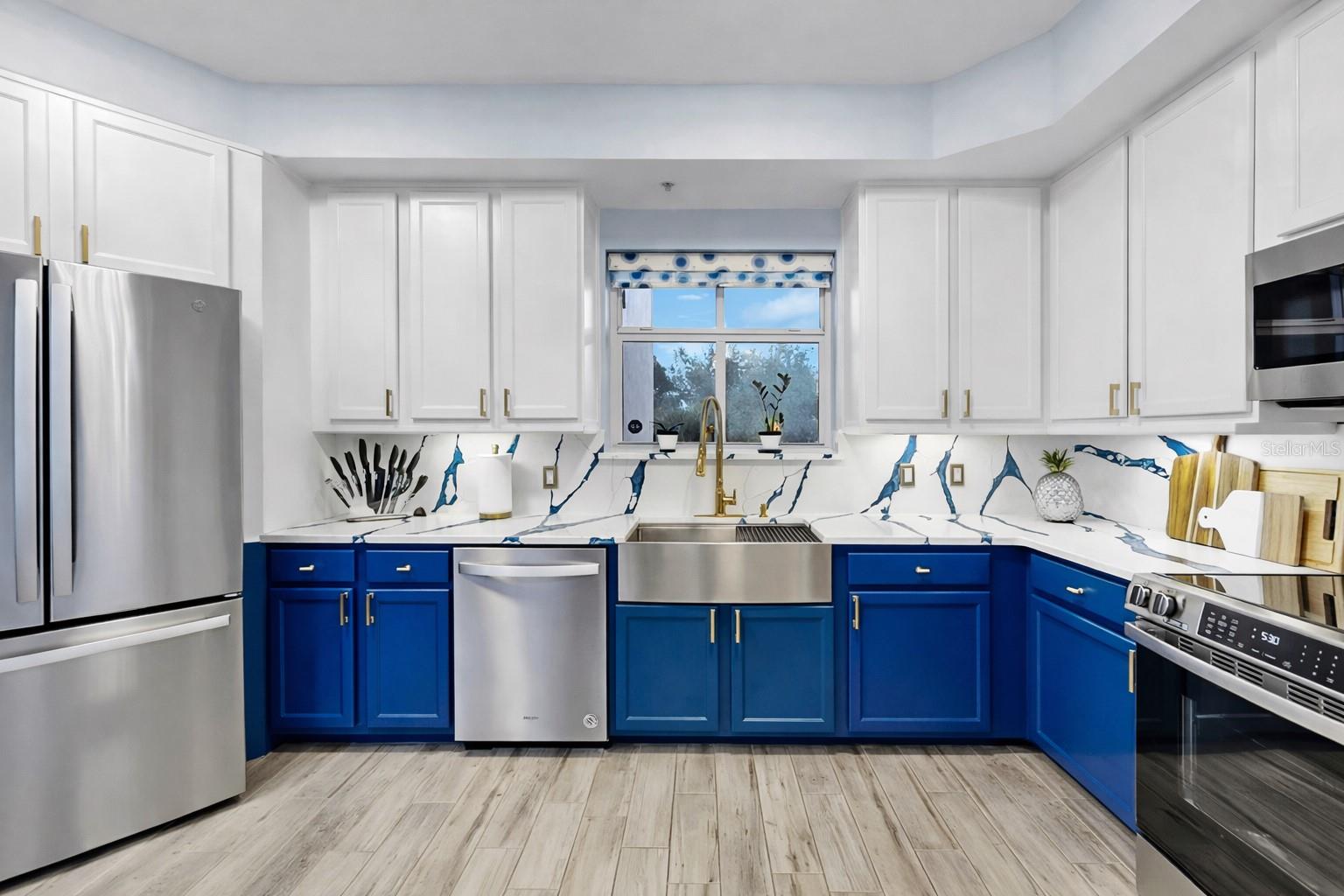 GRANDE VERANDAHS ON THE BAY - Residential