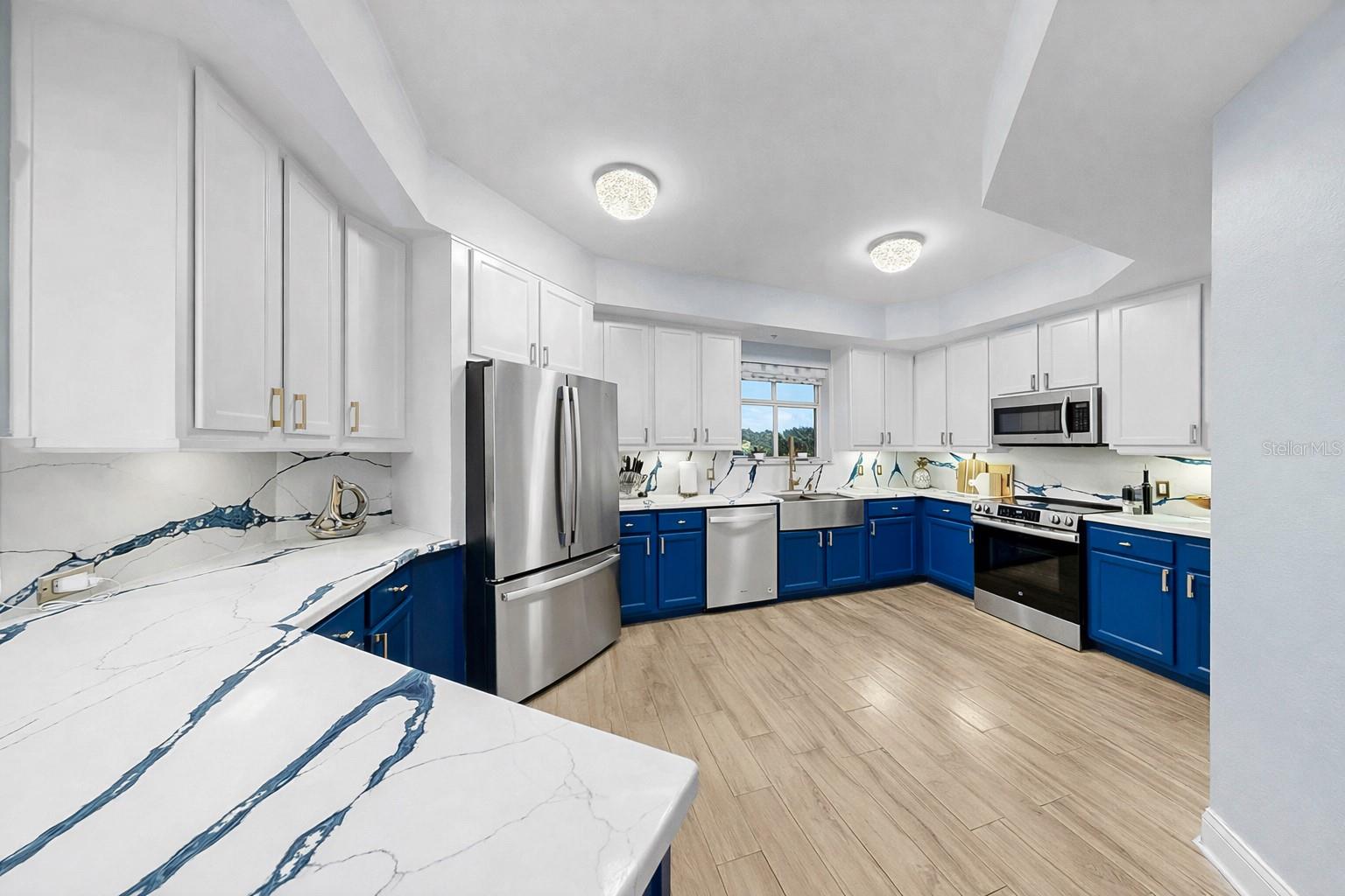 GRANDE VERANDAHS ON THE BAY - Residential