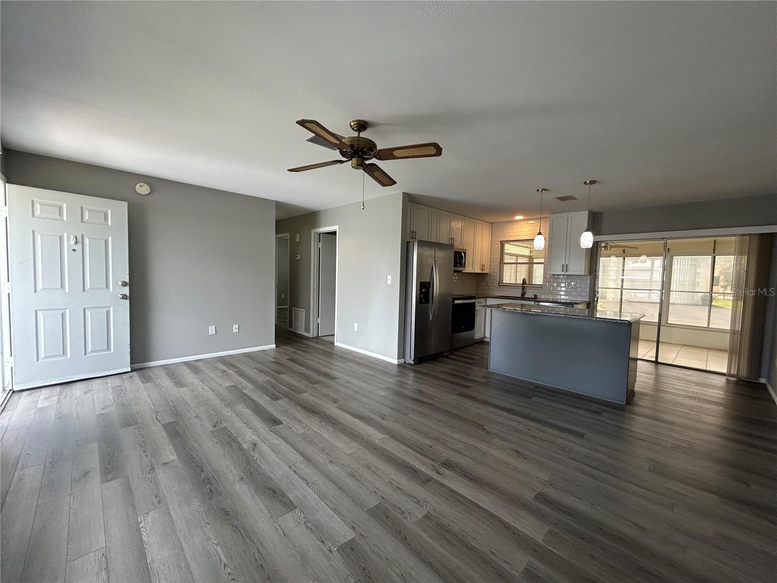 PORT CHARLOTTE 15 REP 02 - Residential Lease