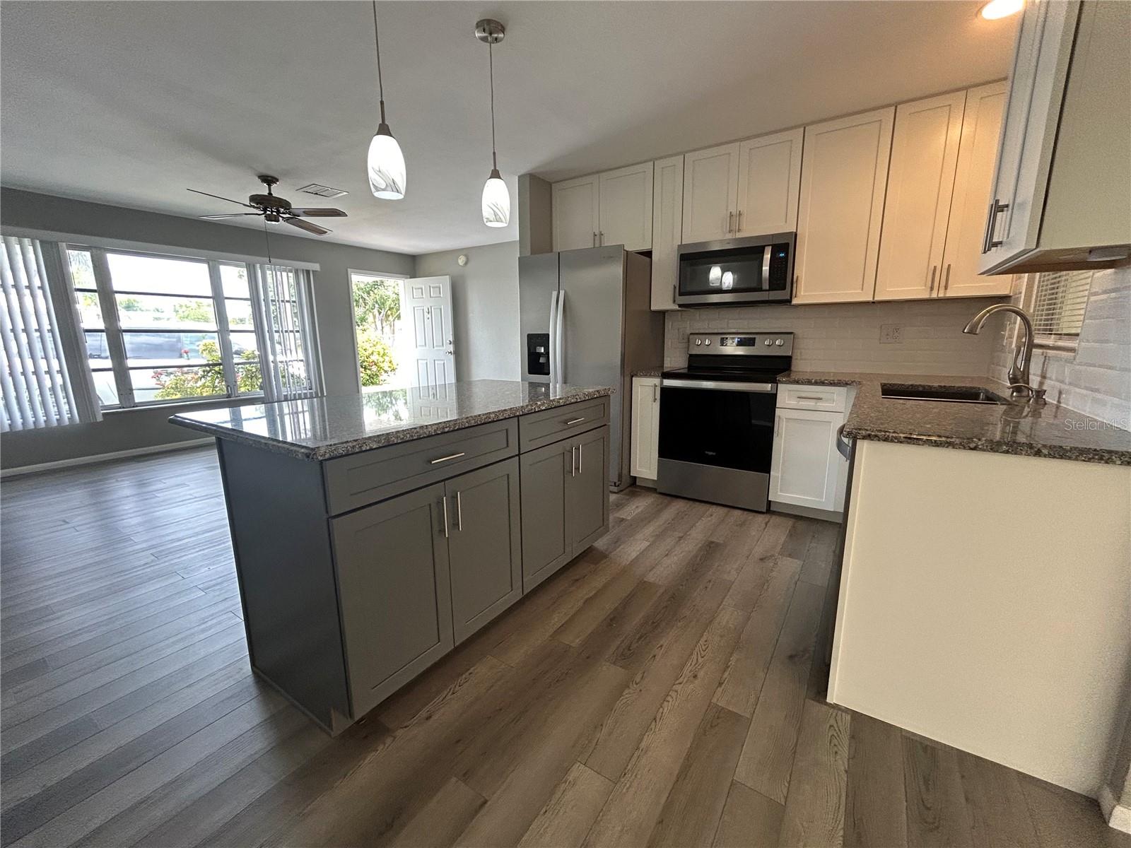 PORT CHARLOTTE 15 REP 02 - Residential Lease